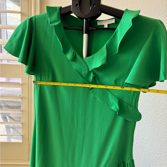 V-Neck Solid Ruffle Detail Midi Dress - Picture 6 of 8